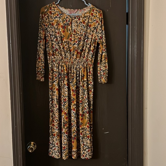 Gorgeous mustard colored dress❤️ - Picture 2 of 3